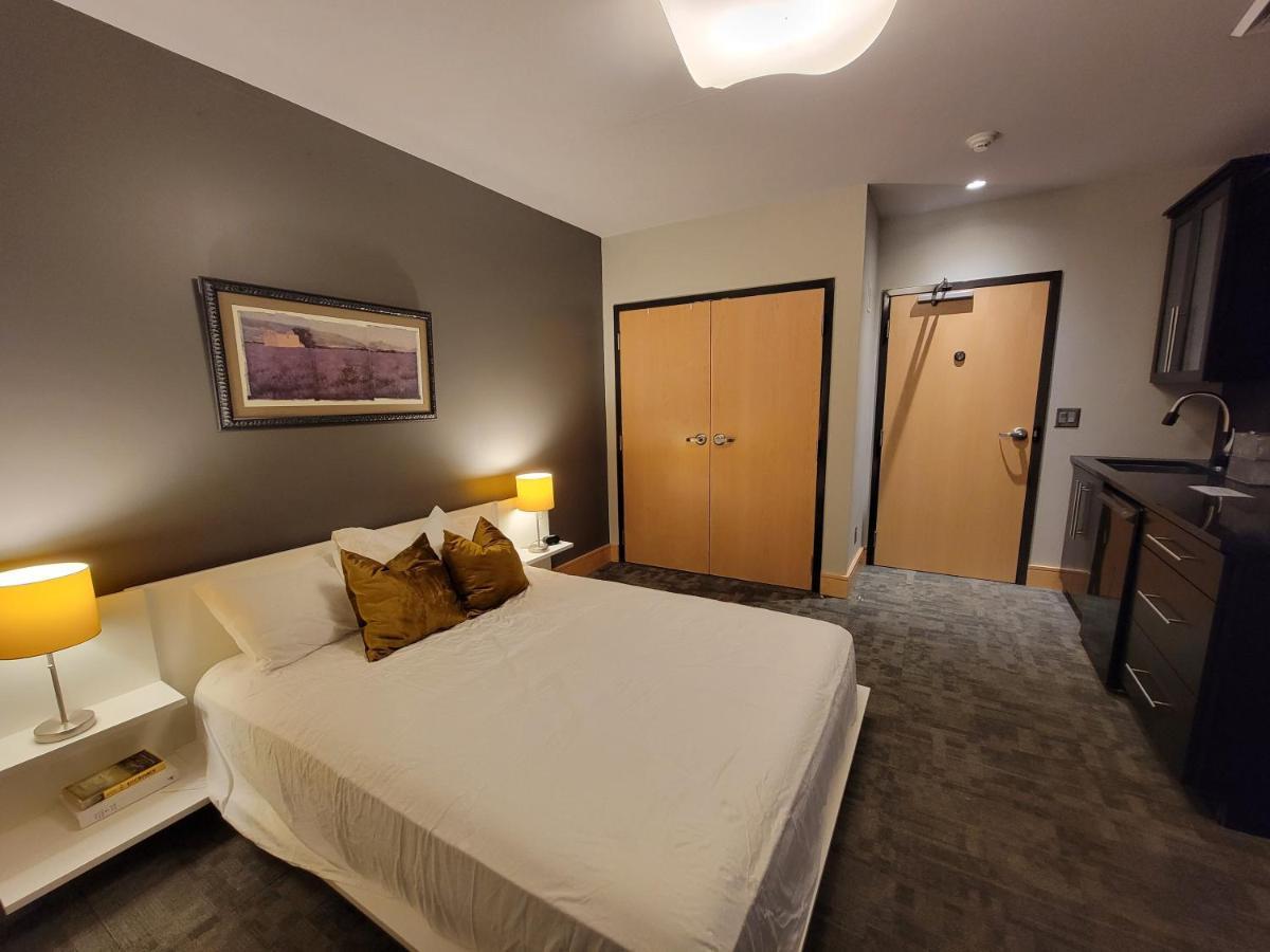 Suites At 118 Bloomington Eksteriør billede