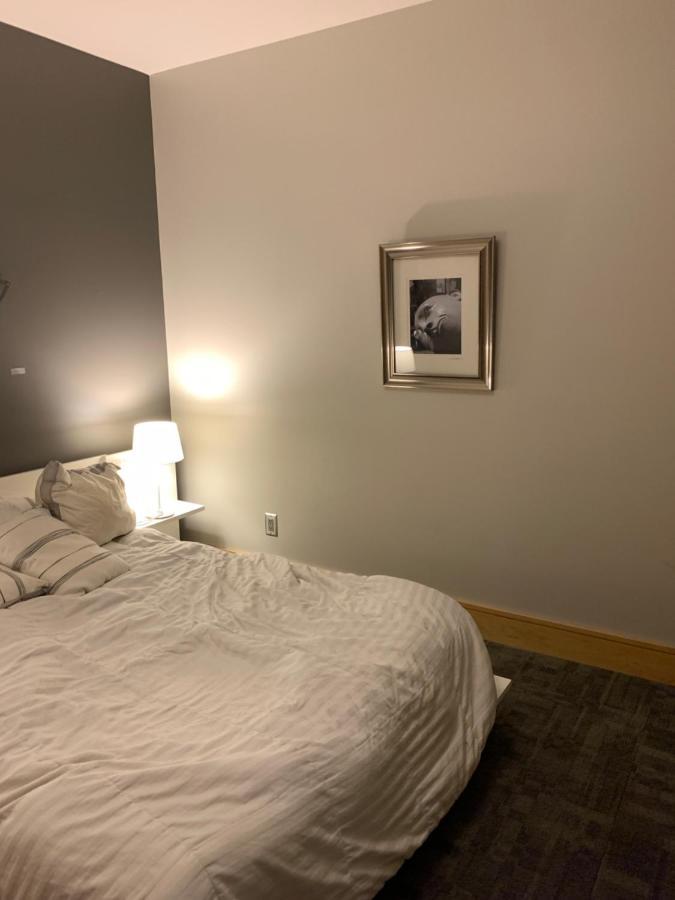 Suites At 118 Bloomington Eksteriør billede