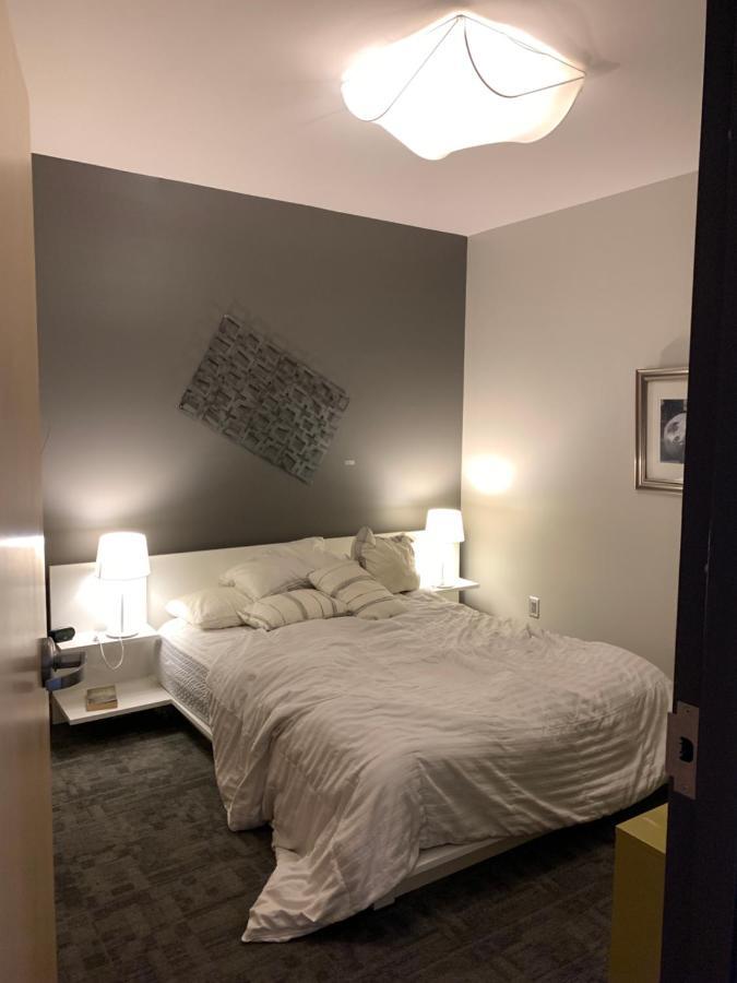 Suites At 118 Bloomington Eksteriør billede